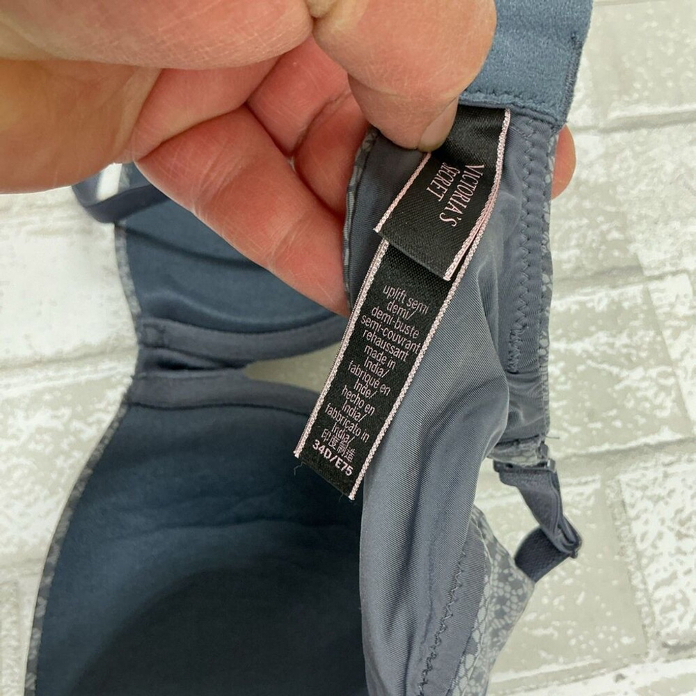 Victoria Secret Under Wire Bra 34D - Picture 5 of 5